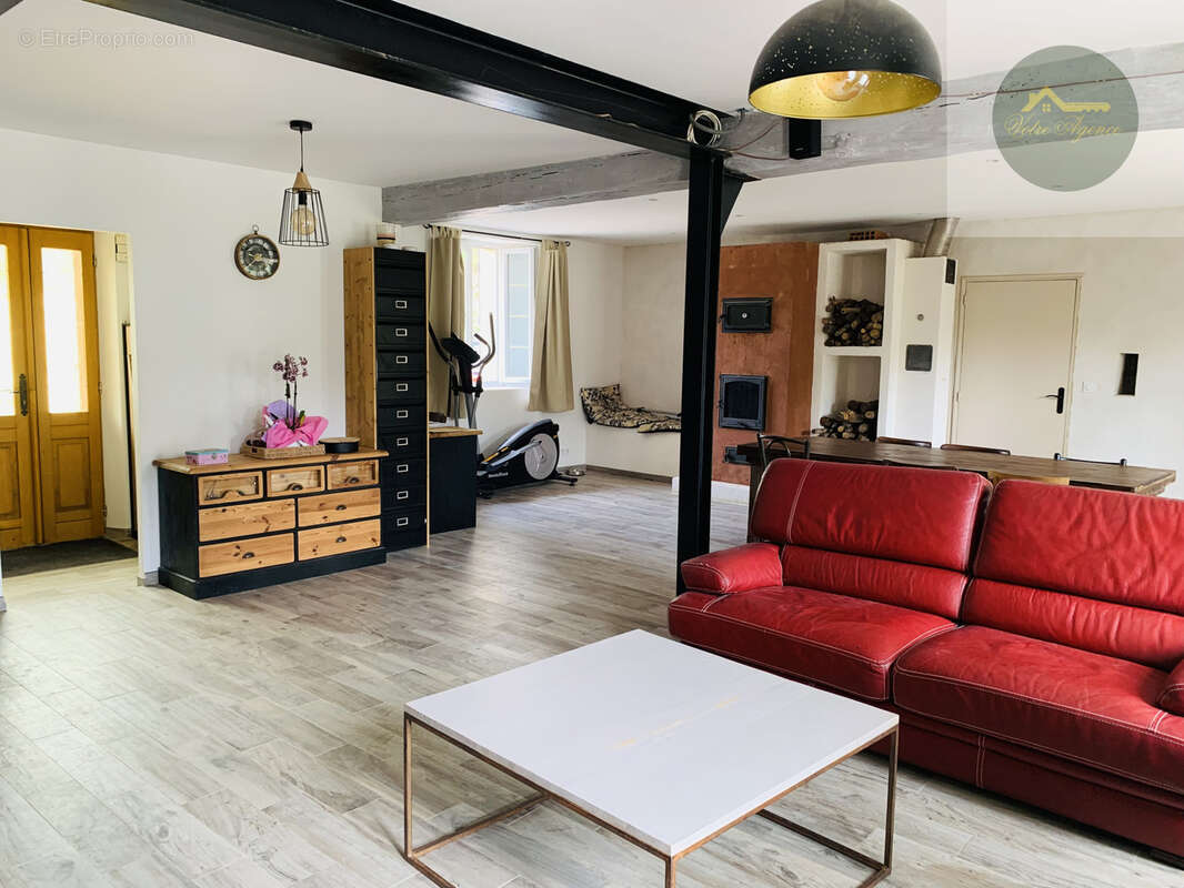 Maison à VOULX
