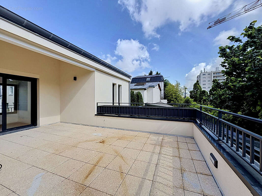 Maison à SURESNES