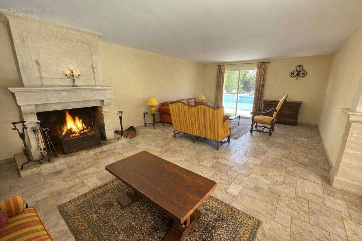 Maison à SAINT-VICTORET