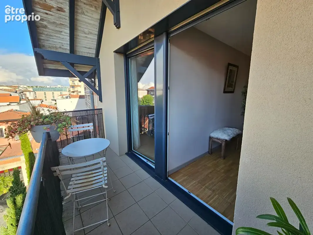 Appartement T3 75 m² traversant en plein centre-ville ! - photo 2