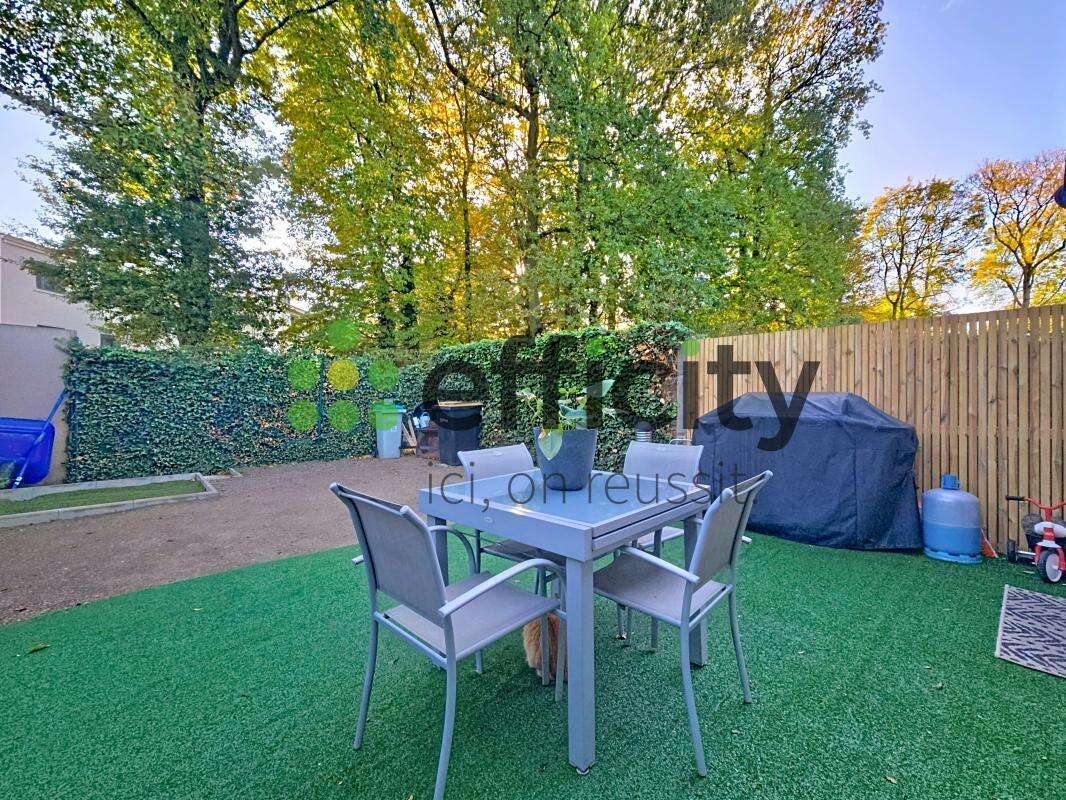 Maison à LA QUEUE-EN-BRIE