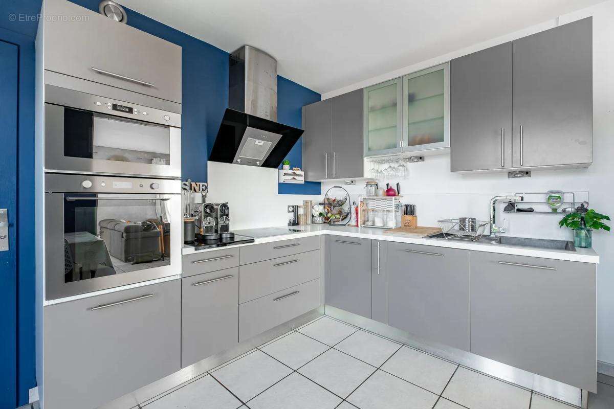 Appartement à SAINT-LAURENT-DU-VAR