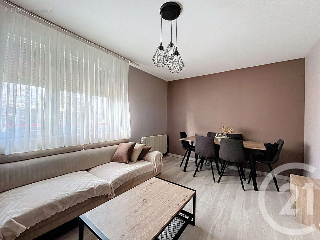 Appartement à PONT-EVEQUE