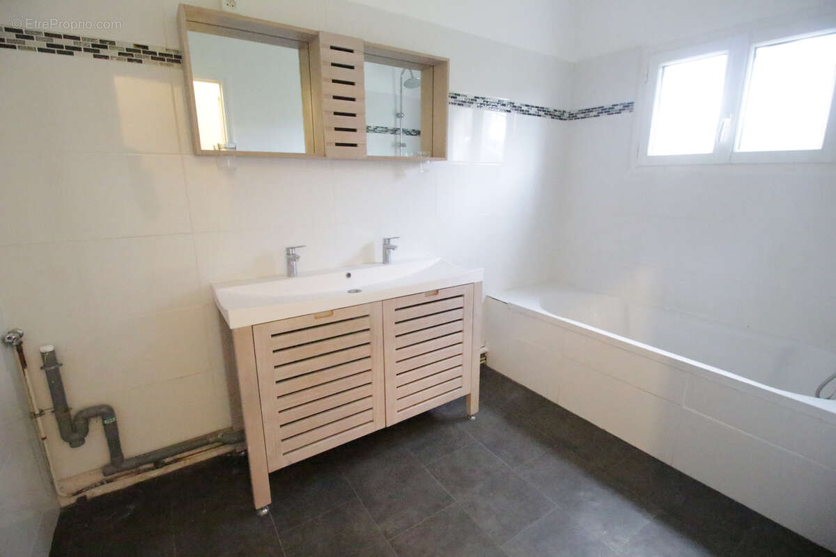 Appartement à MONNAIE