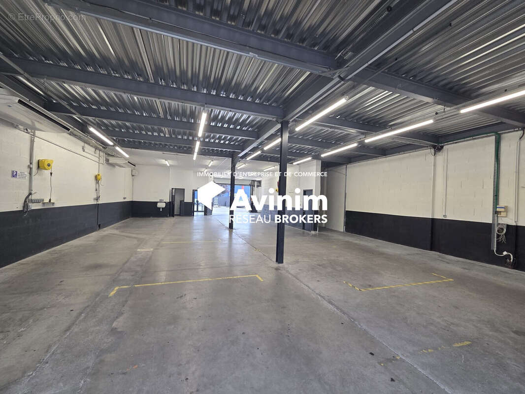 Commerce 390 m² à Epagny  - photo 3