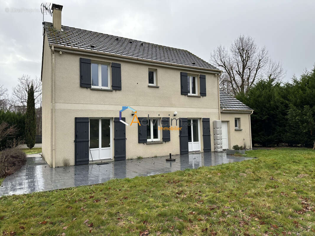 Maison à COURTENAY