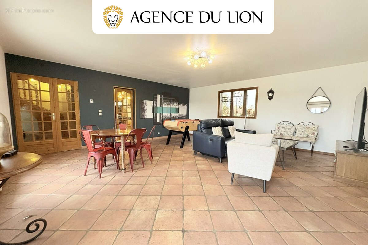 Maison traditionnelle de qualité – Géothermie – Terrain 2 900 m² - photo 6