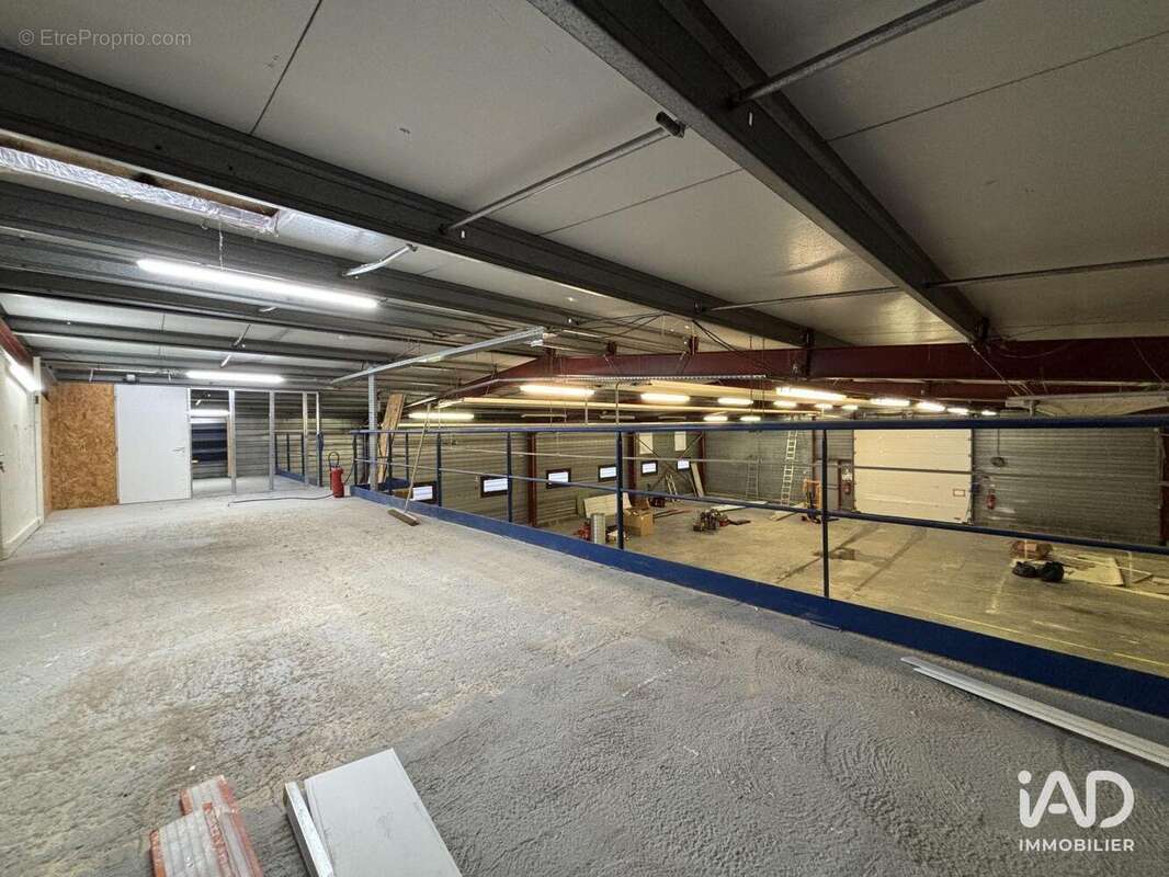 Photo 3 - Commerce à TILLOY-LES-MOFFLAINES