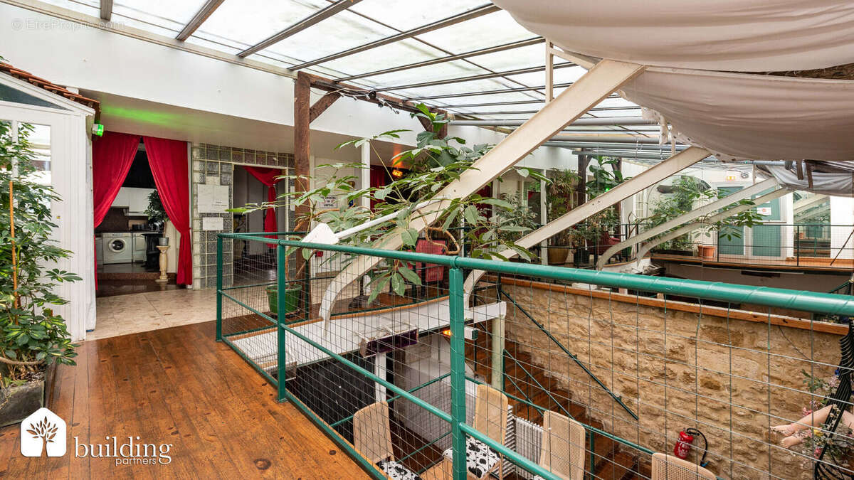 Métro Parmentier - Loft - 254 m² habitables - photo 9