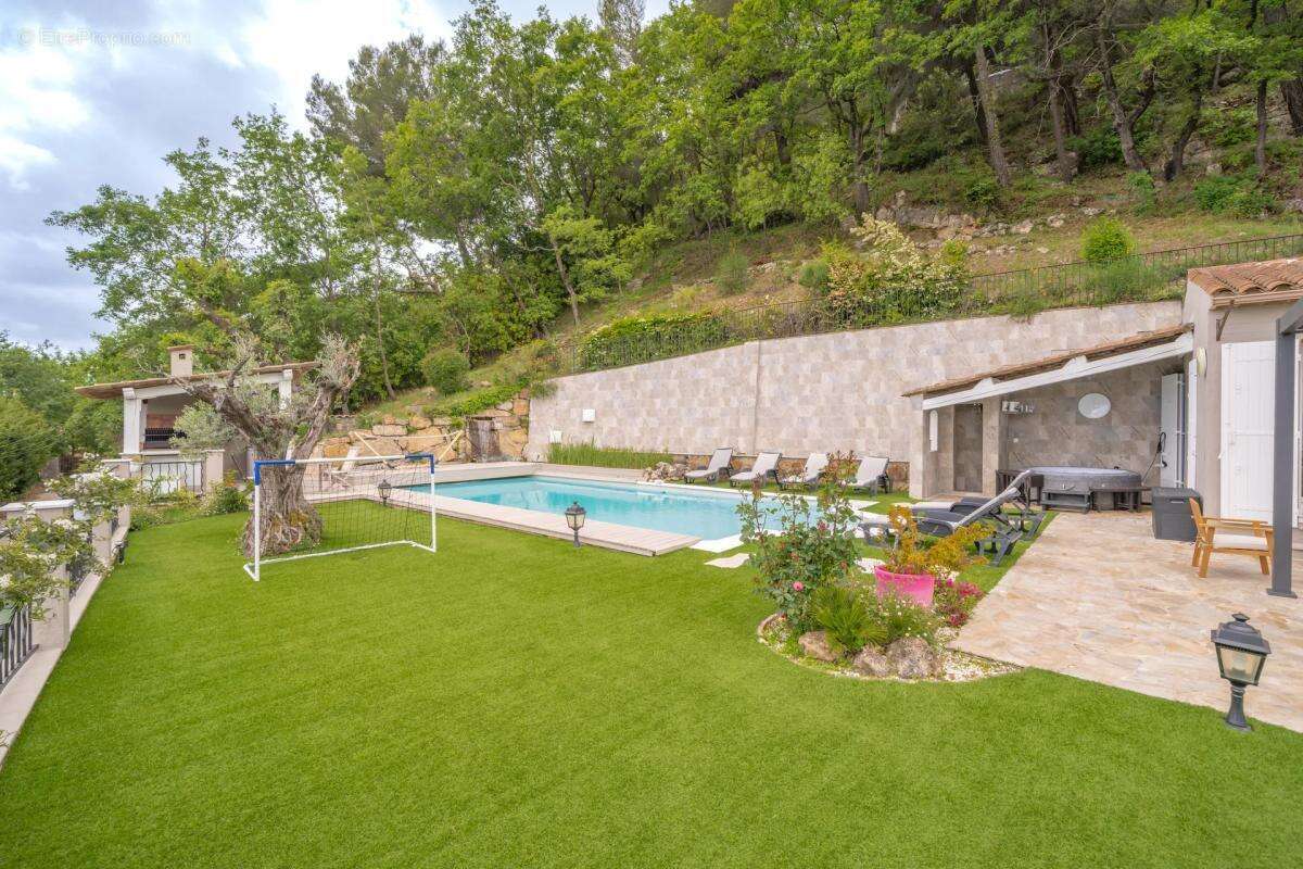Maison à LE BAR-SUR-LOUP