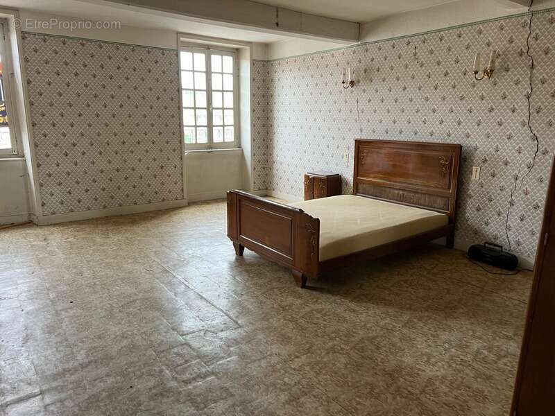 Maison à CHATEAUNEUF
