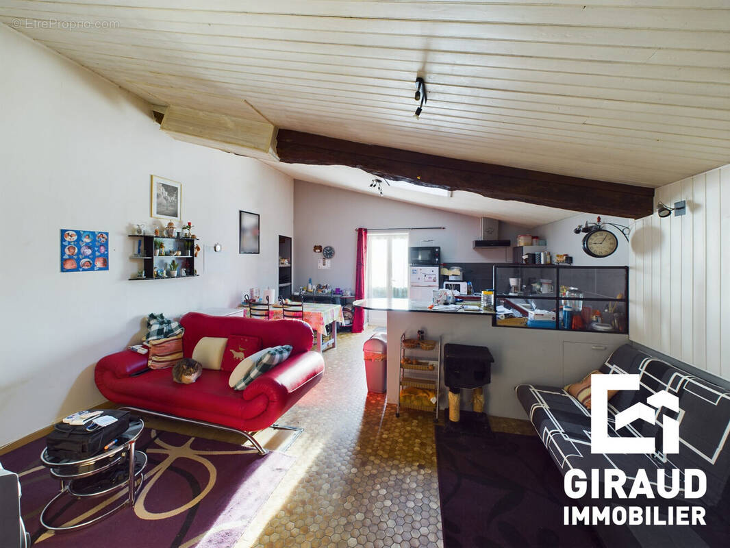 Maison à VOUILLE-LES-MARAIS