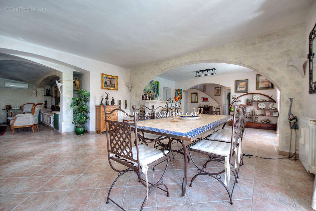 Maison à SAINT-RAPHAEL