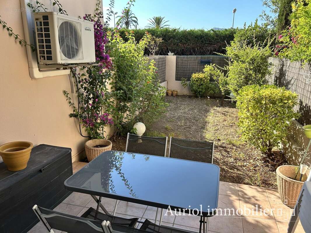 Appartement à SAINT-CYR-SUR-MER