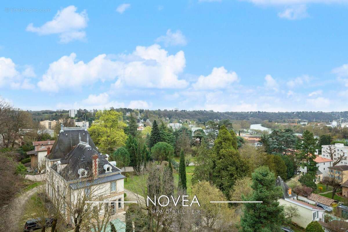 Appartement à FONTAINES-SUR-SAONE