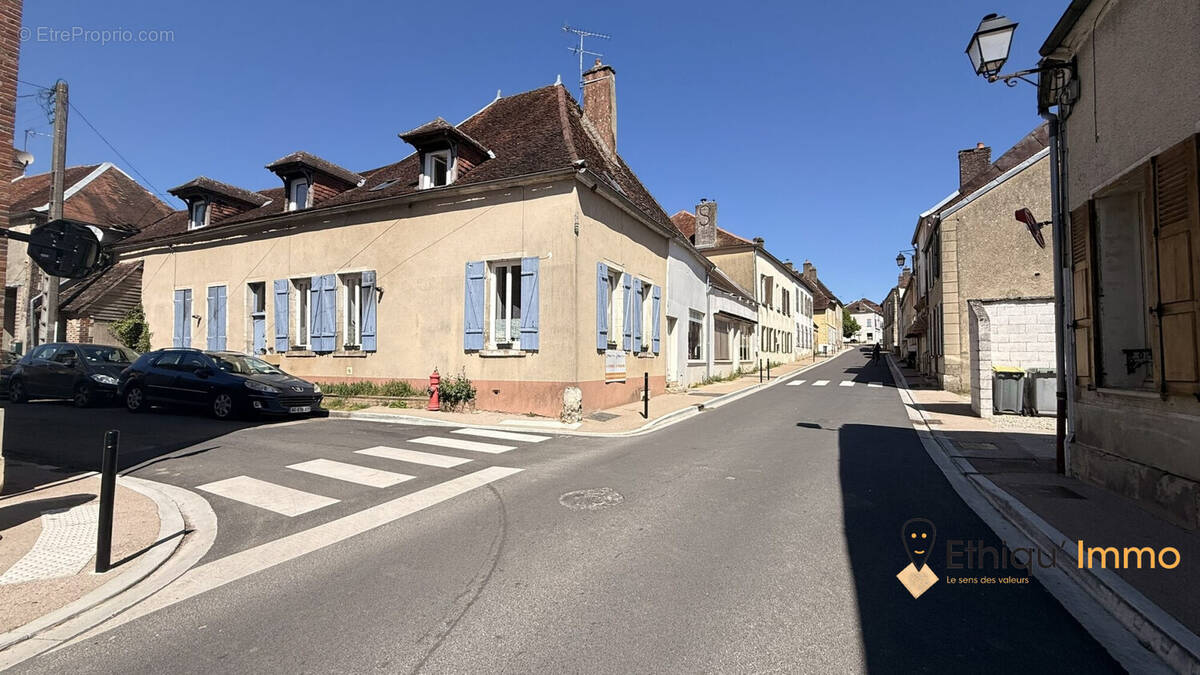 Appartement à ERVY-LE-CHATEL