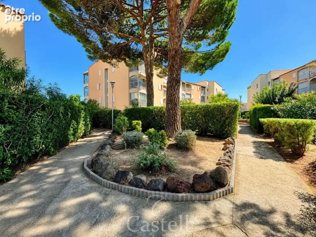 *** appartement deux pieces + cabine + parking *** - photo 9