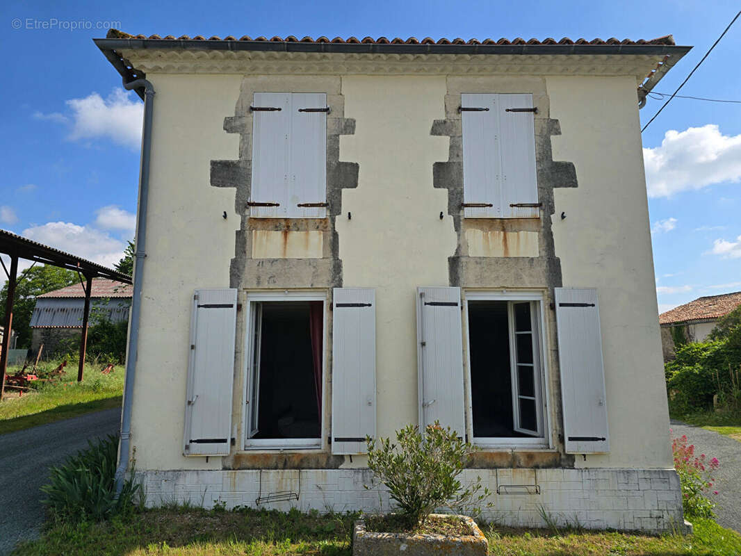 Maison à LOZAY