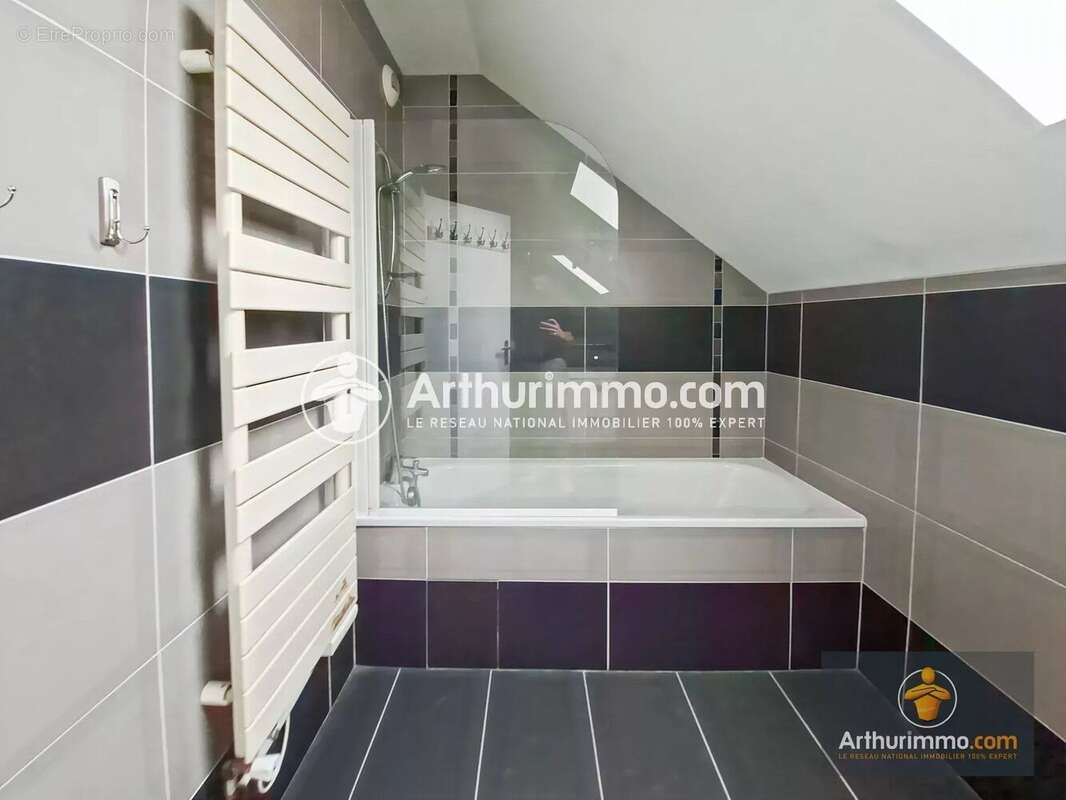 Maison à SAINT-PIERRE-DU-PERRAY