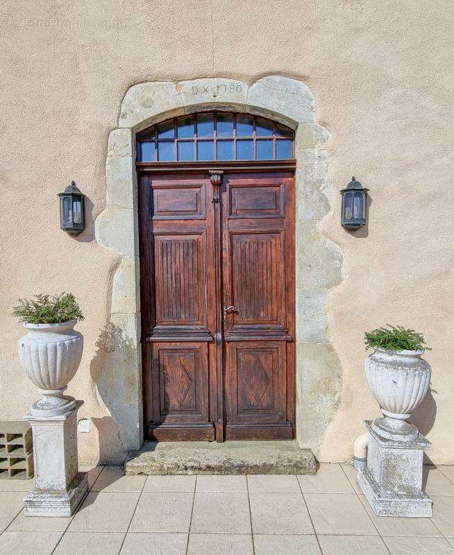 Maison à LADEVEZE-RIVIERE