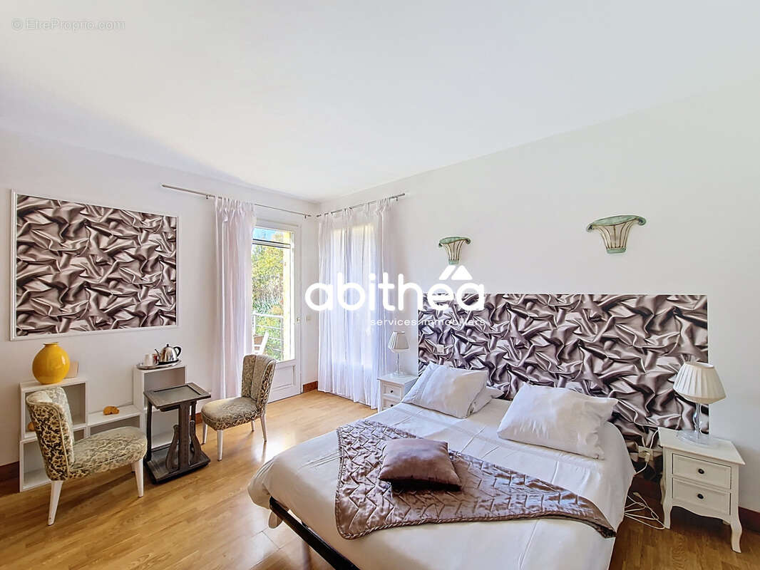 Maison à SAINT-BONNET-SUR-GIRONDE