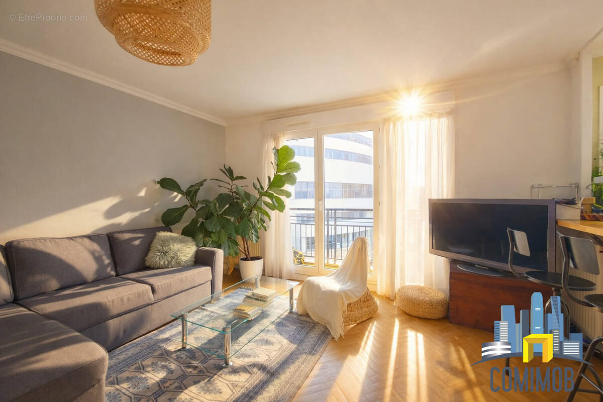 Appartement à COURBEVOIE