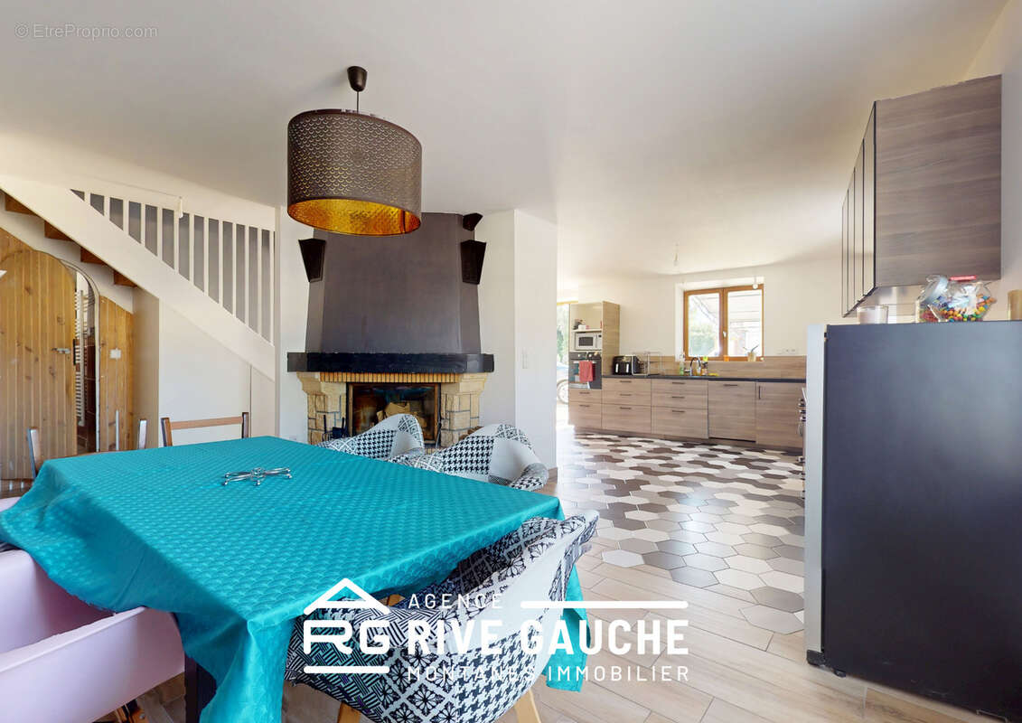 Maison à ROUSSILLON