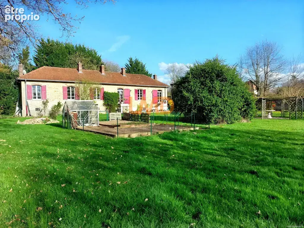 77, Montereau, maison en pierre , très bon état sur environ 1hec - photo 2