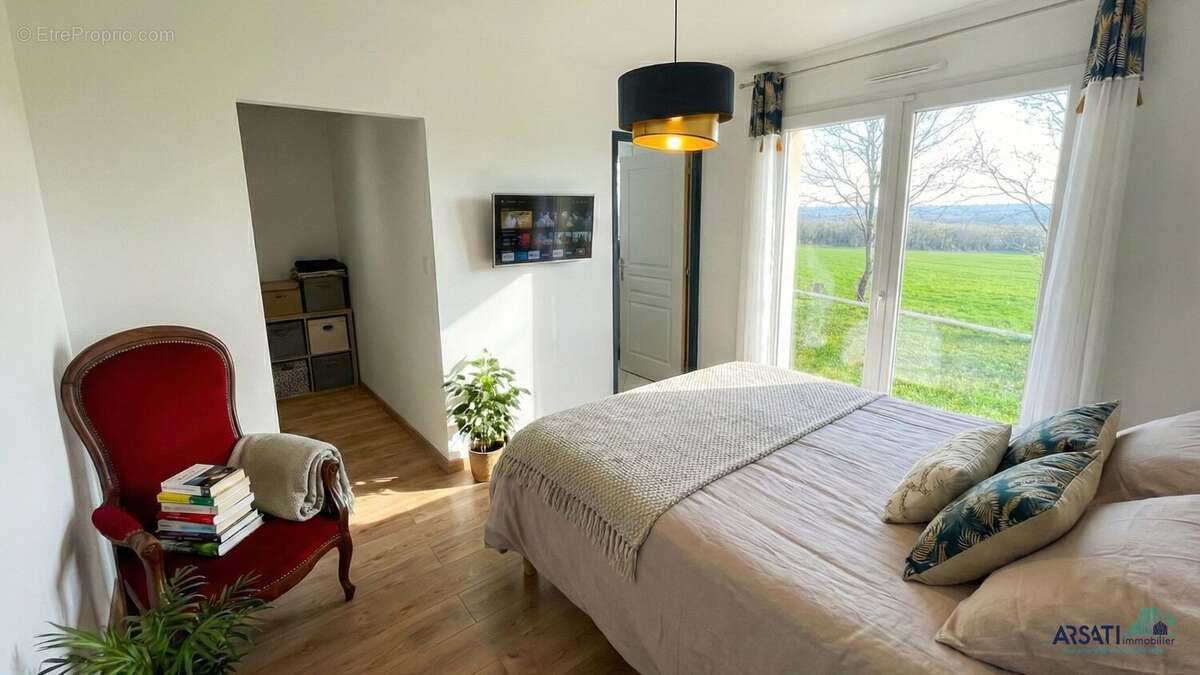 Maison à MEZIERES-SUR-COUESNON