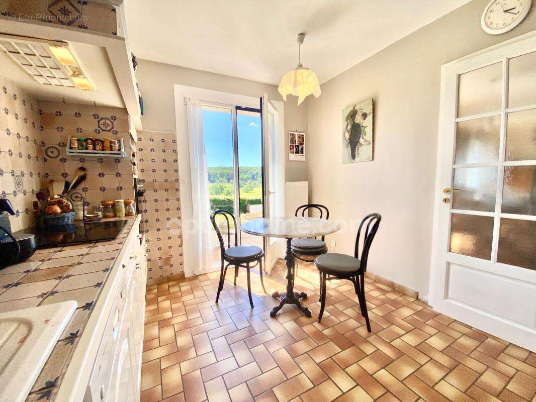 Maison à vendre, 4 chambres, Véranda, grand séjour, double garage, jardin arboré, vue dégagée - Proche ORBEC (14290) - photo 5