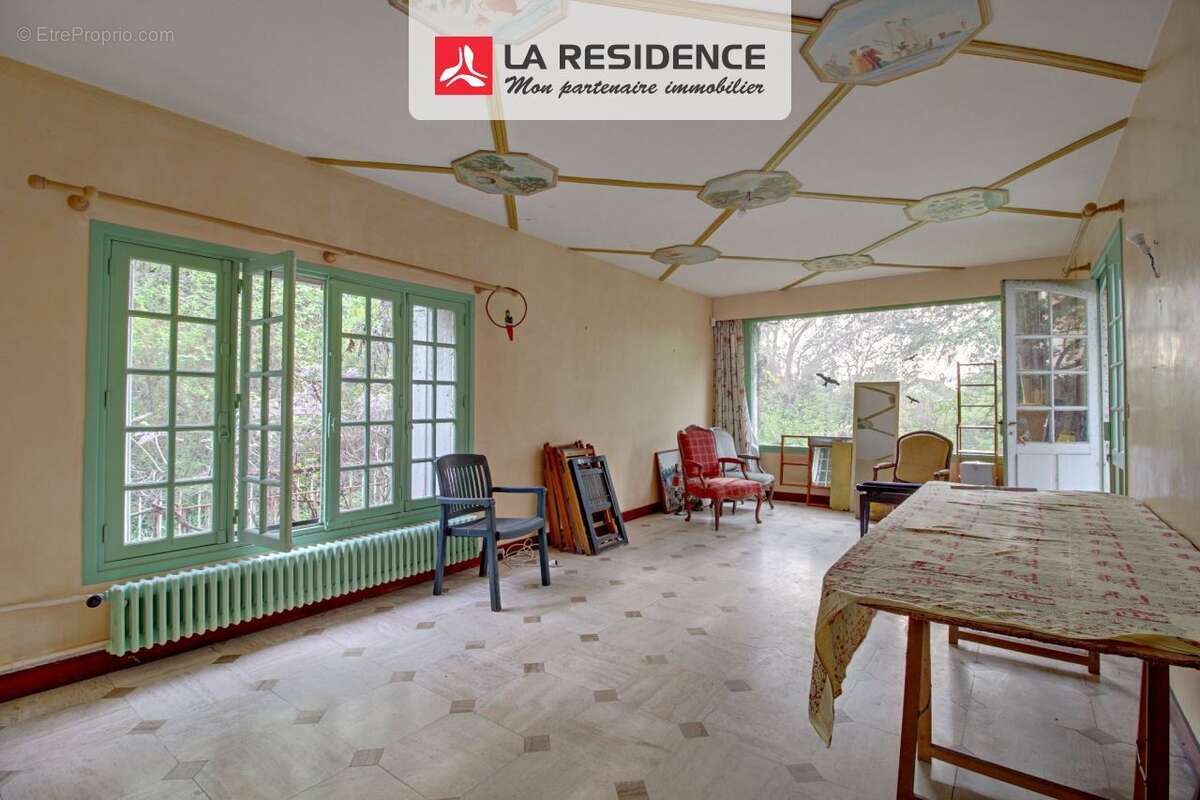 Maison à LES MUREAUX