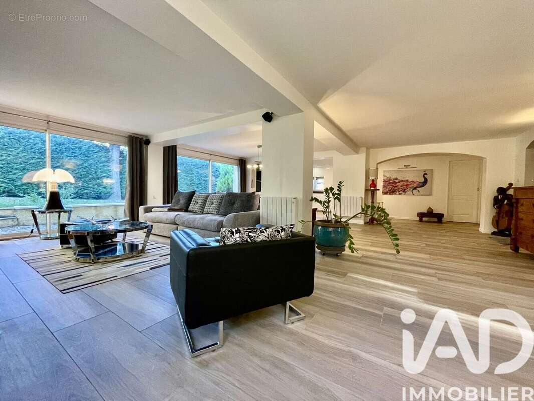 Photo 3 - Maison à LA TOUR-DE-SALVAGNY