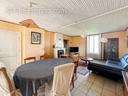 Maison à SAINTE-RADEGONDE-DES-NOYERS