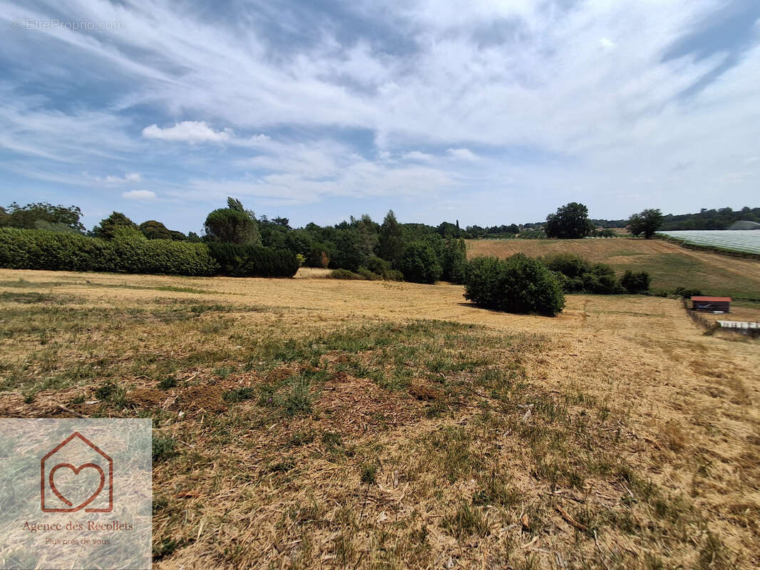 Maison et dépendance à révoner - photo 2