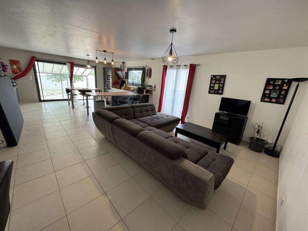 Maison 102 m² à Camaret-Sur-Aigues  - photo 5