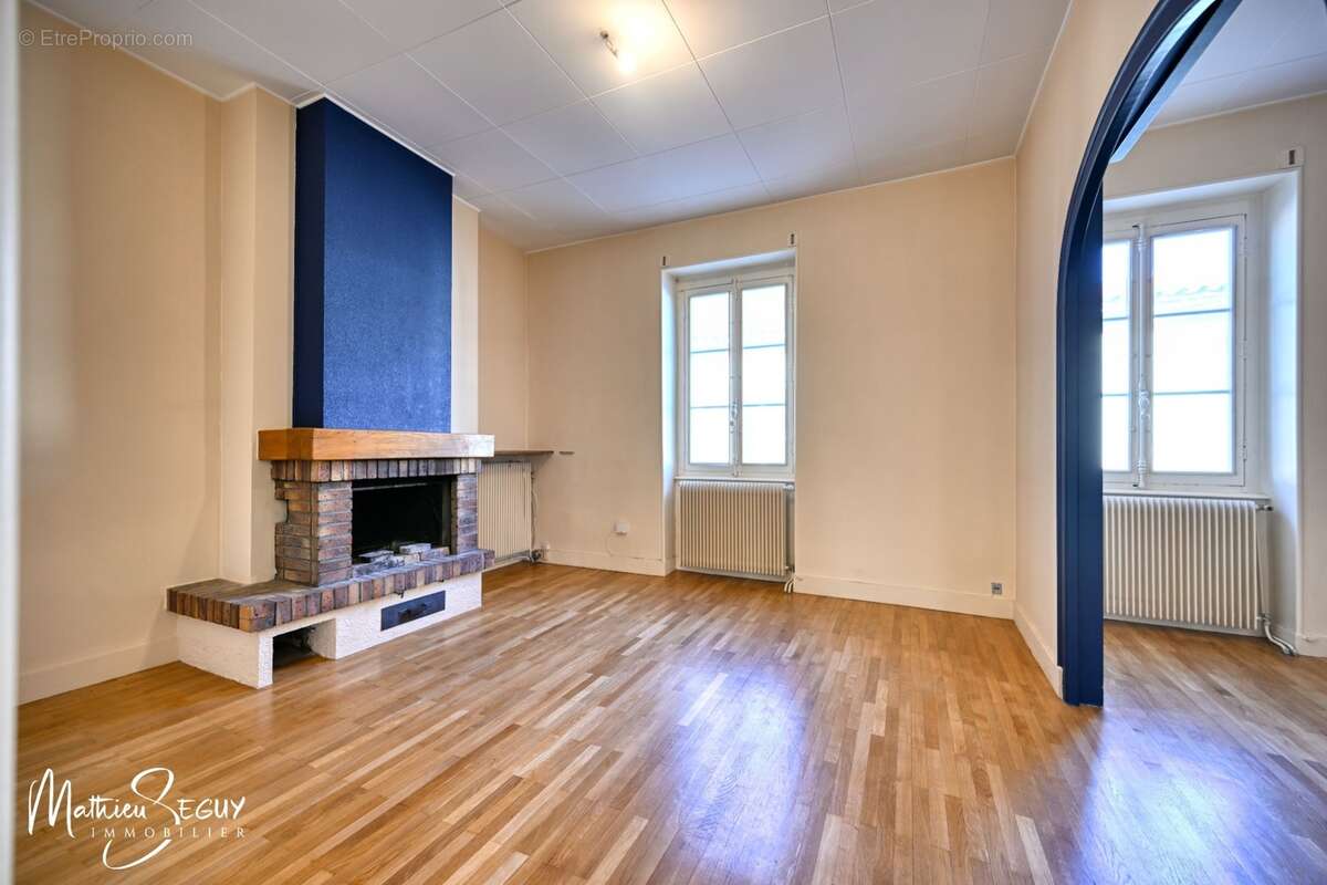 Ancienne maison du menuisier avec son atelier au coeur du village de Millery - photo 45