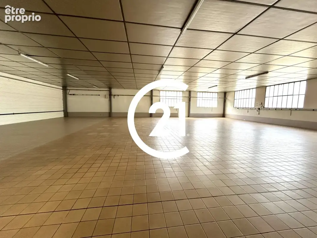 Commerce 750 m² à Portes-Les-Valence  - photo 3