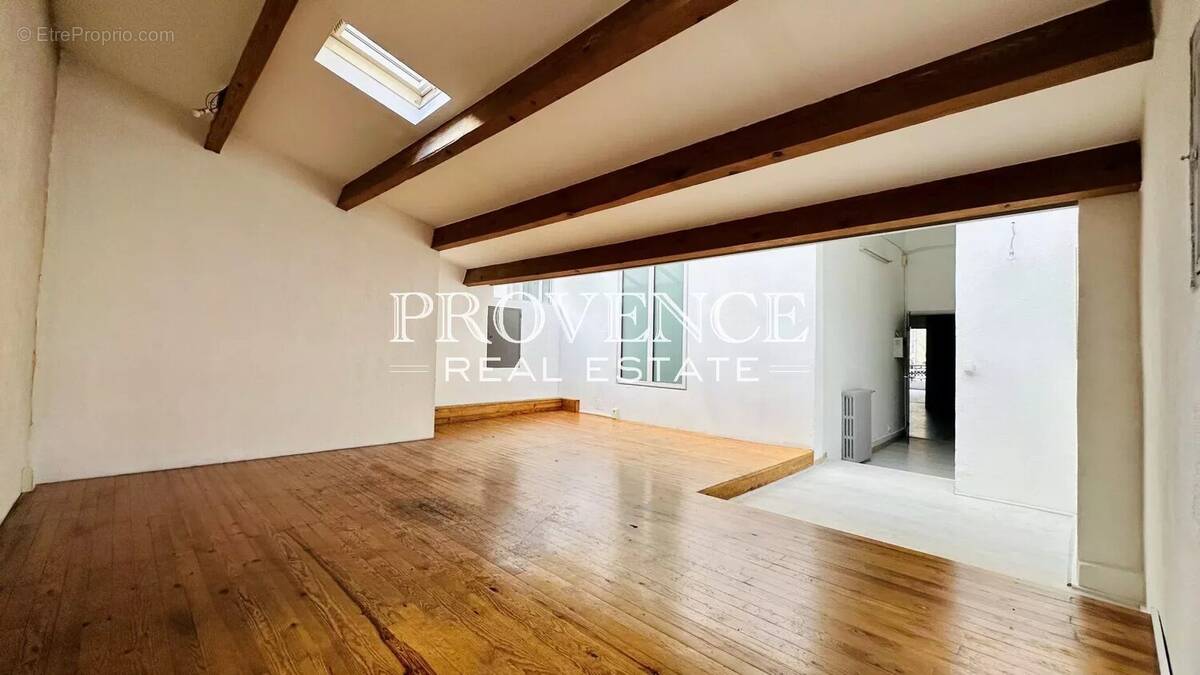 Commerce à MARSEILLE-6E