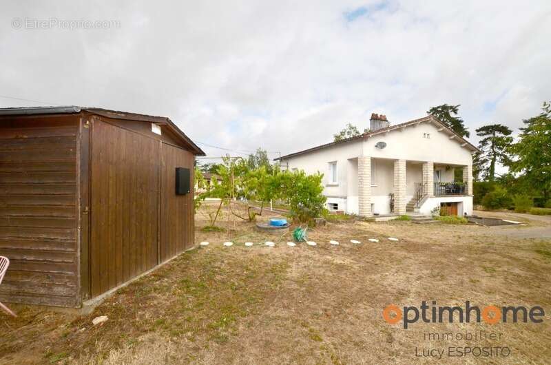 Maison à AVAILLES-LIMOUZINE