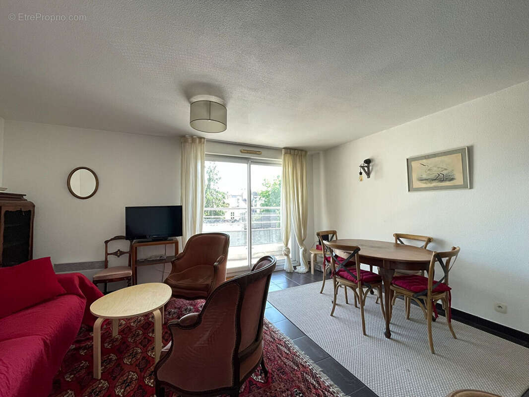 Bordeaux Chartrons - Appartement T2 très lumineux de 43,5 m² avec terrasse, cellier et place de parking - photo 2