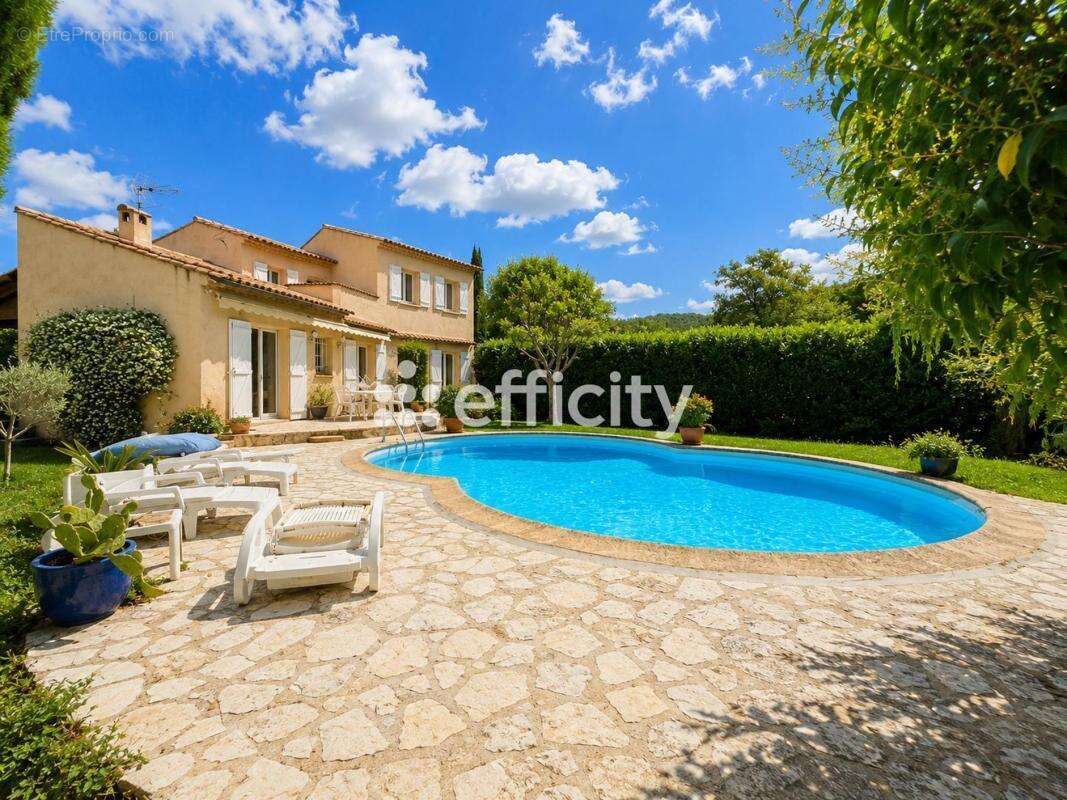 Maison à MOUGINS