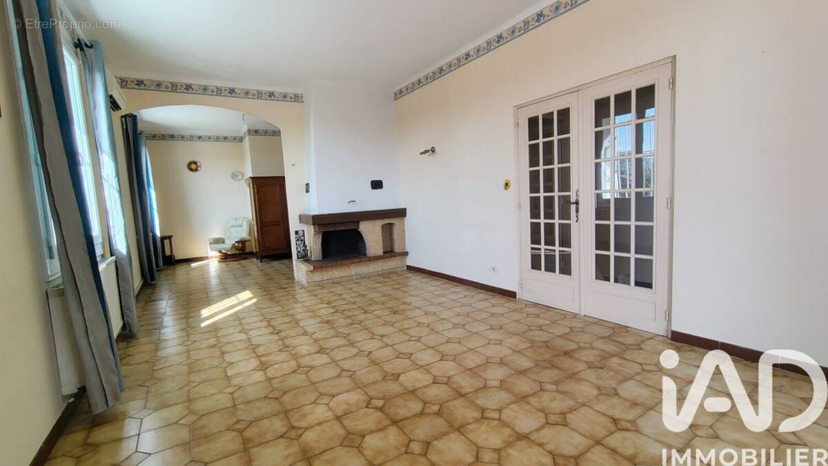 Photo 1 - Maison à JONQUIERES