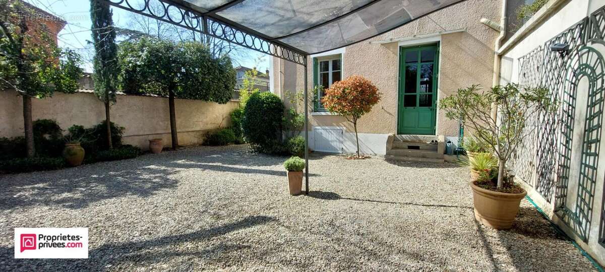 Maison à TASSIN-LA-DEMI-LUNE