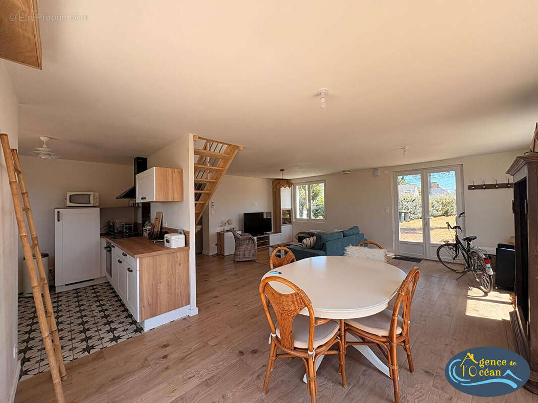 Maison avec vue mer quartier de la mine d'or penestin, 2 chambres et mezzanine, accès direct sur le sentier cotier morbihan sud  - photo 2