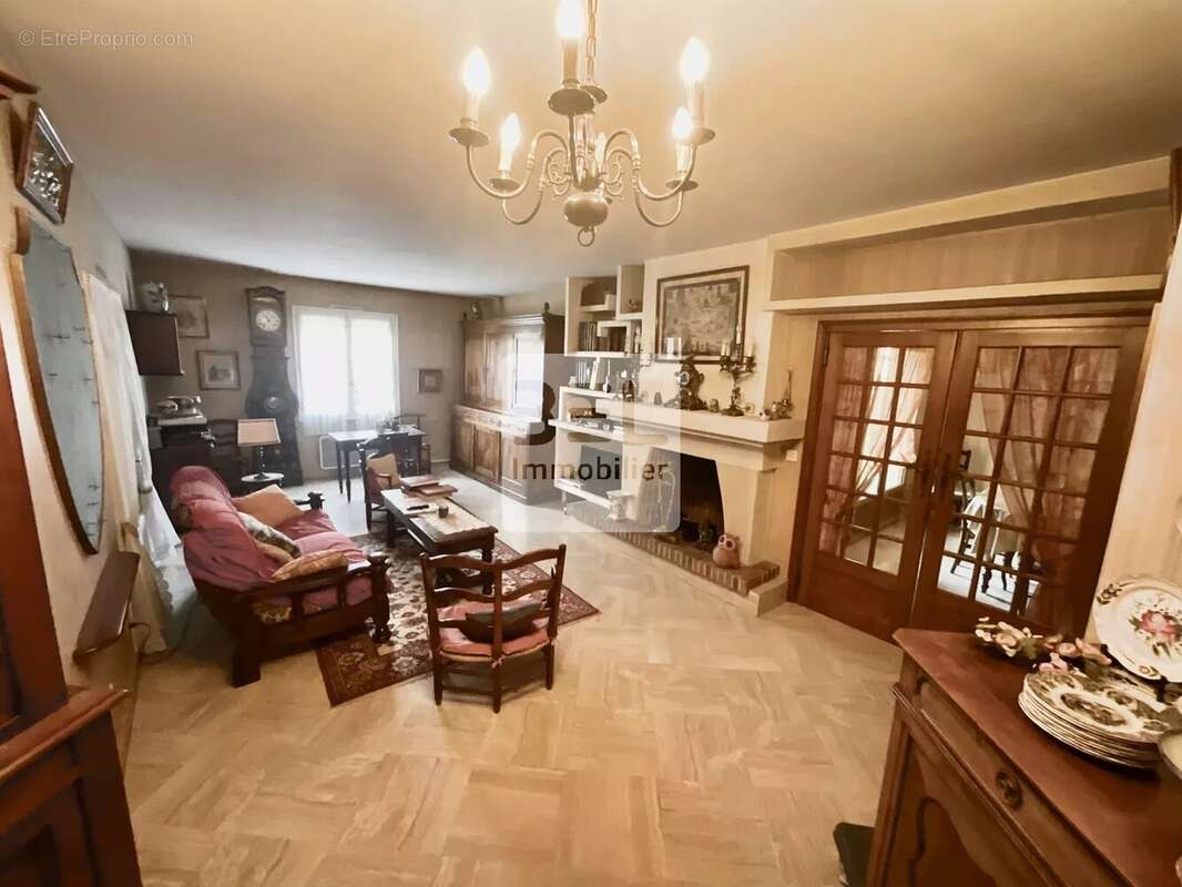 Maison à BAGNOLS-SUR-CEZE