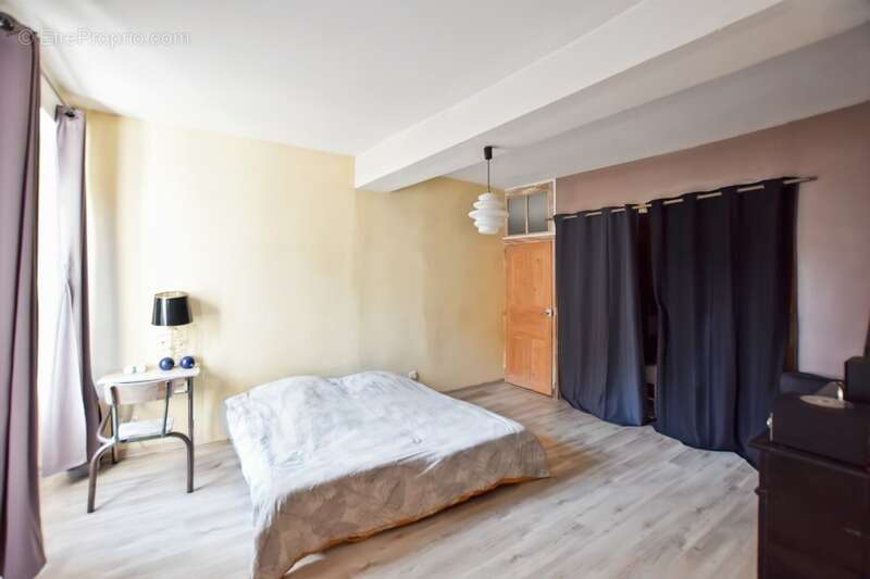 Maison ancienne de 201 m2 avec terrain, à COUCHES (71) - photo 21