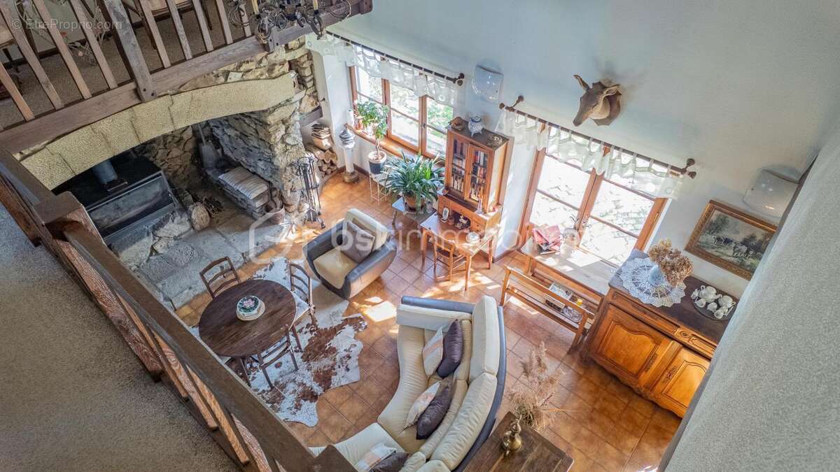 Joyau résidentiel à Fourchambault : Propriété familiale avec charme intemporel et élégance rustique de l’aménagement - photo 24
