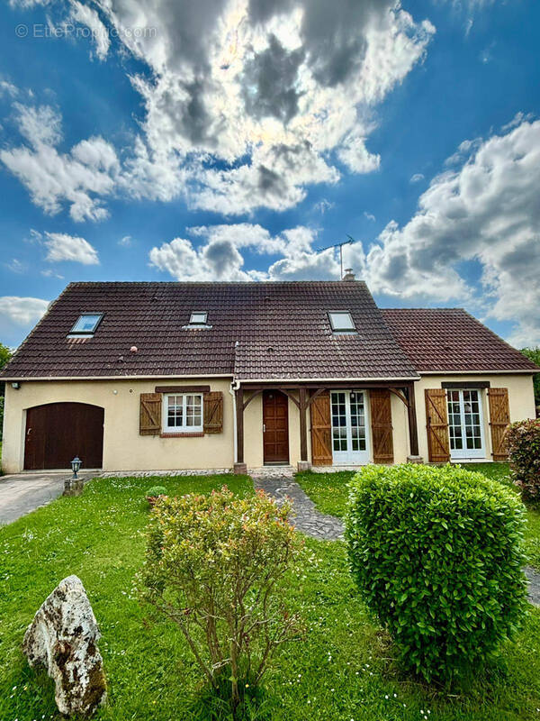 Maison à DAMPIERRE-SUR-AVRE