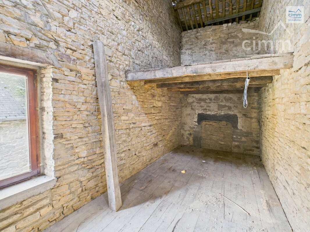 Maison à BOURG-DES-COMPTES