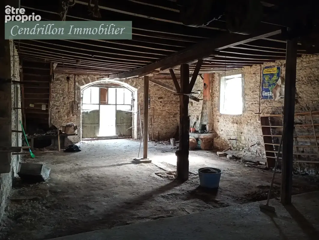 Ancien atelier de charron forgeron de 116 m2 avec sa boutique quincaillerie attenante de 56 m2 sur un terrain - photo 7